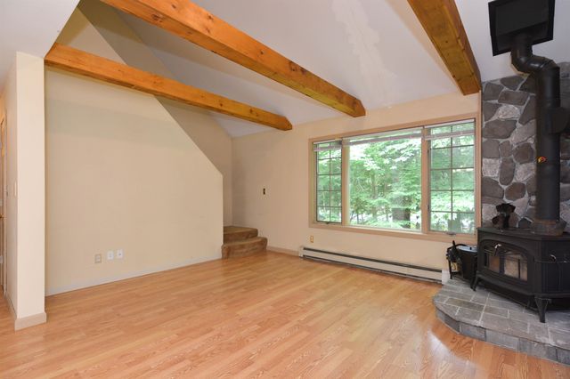 154 Leightons Corner Road, Strafford, NH 03884