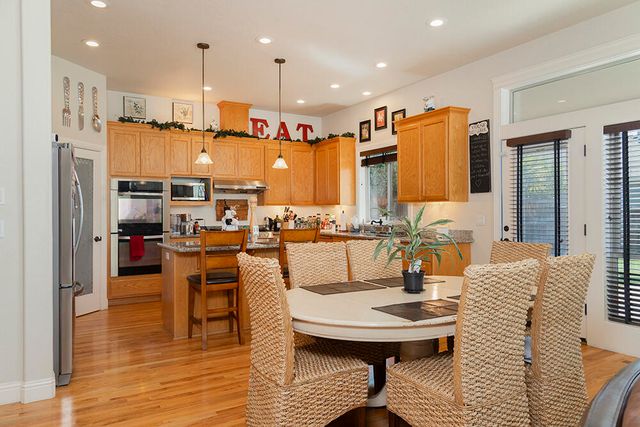 964 Pumpkin Ridge Drive, Eagle Point, OR 97524