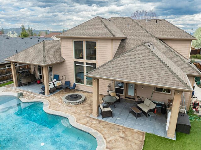 964 Pumpkin Ridge Drive, Eagle Point, OR 97524