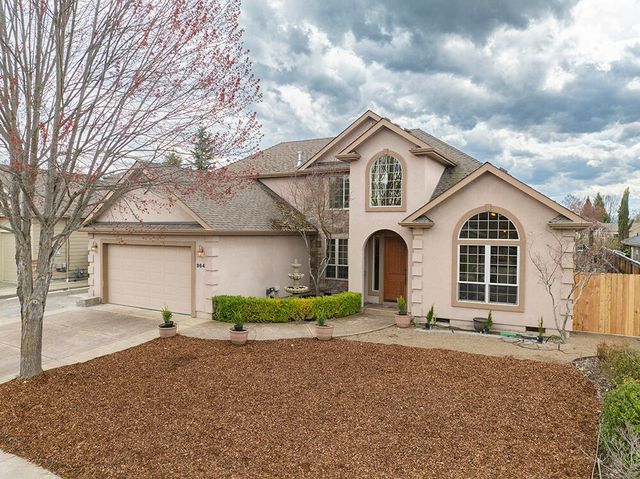 964 Pumpkin Ridge Drive, Eagle Point, OR 97524