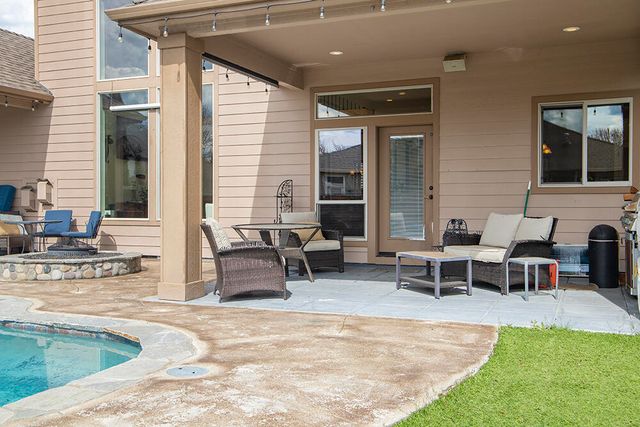 964 Pumpkin Ridge Drive, Eagle Point, OR 97524