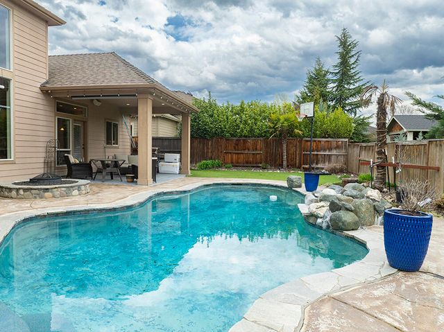 964 Pumpkin Ridge Drive, Eagle Point, OR 97524