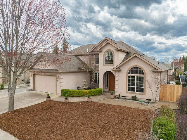 964 Pumpkin Ridge Drive, Eagle Point, OR 97524