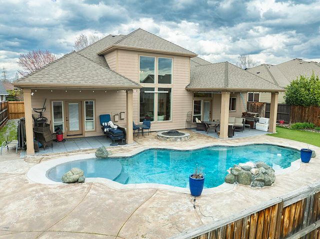 964 Pumpkin Ridge Drive, Eagle Point, OR 97524