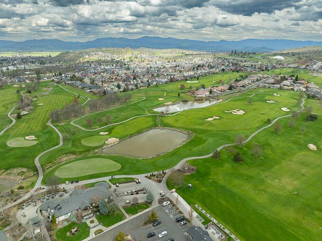 964 Pumpkin Ridge Drive, Eagle Point, OR 97524