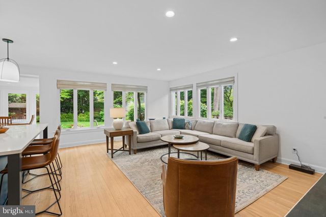 7301 SUMMIT AVE, Chevy Chase, MD 20815