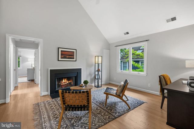 7301 SUMMIT AVE, Chevy Chase, MD 20815