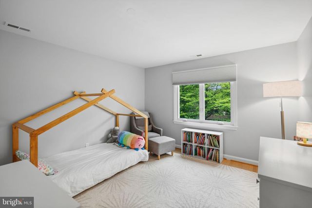7301 SUMMIT AVE, Chevy Chase, MD 20815