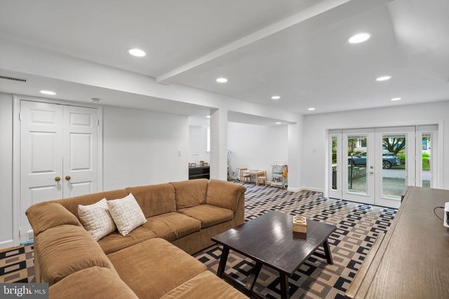 7301 SUMMIT AVE, Chevy Chase, MD 20815