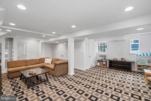 7301 SUMMIT AVE, Chevy Chase, MD 20815