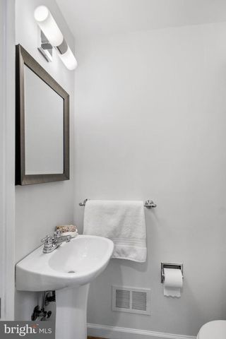 7301 SUMMIT AVE, Chevy Chase, MD 20815