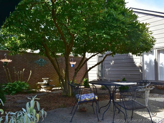 33 Abby Chase, Jeffersonville, IN 47130