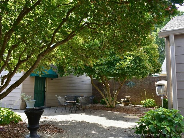 33 Abby Chase, Jeffersonville, IN 47130