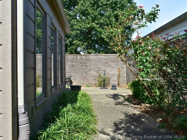 33 Abby Chase, Jeffersonville, IN 47130