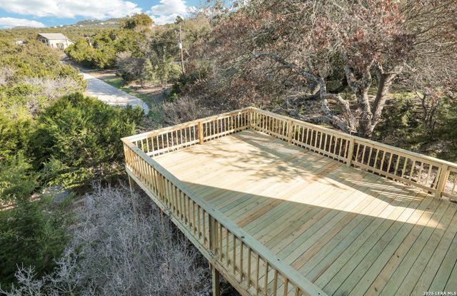 1122 OAKRIDGE LN, Canyon Lake, TX 78133