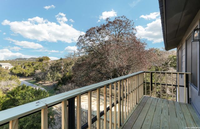 1122 OAKRIDGE LN, Canyon Lake, TX 78133