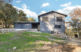 1122 OAKRIDGE LN, Canyon Lake, TX 78133