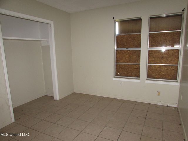 13194 Dedeaux Road, Gulfport, MS 39503