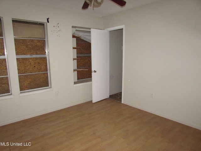 13194 Dedeaux Road, Gulfport, MS 39503