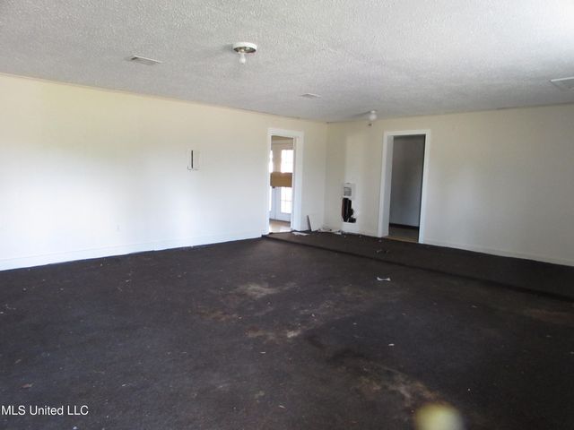 13194 Dedeaux Road, Gulfport, MS 39503