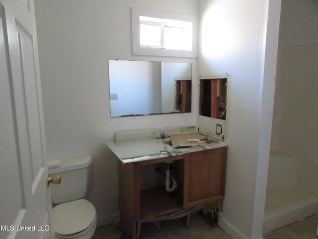 13194 Dedeaux Road, Gulfport, MS 39503