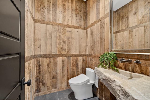 300 Ridgecrest Drive, Saddlebrooke, MO 65630