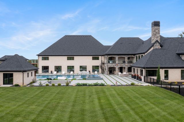 300 Ridgecrest Drive, Saddlebrooke, MO 65630