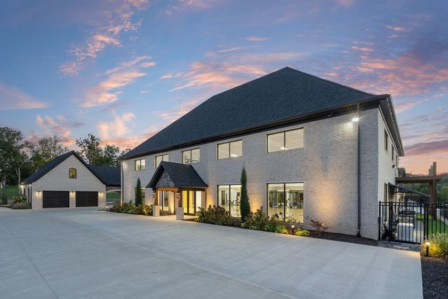 300 Ridgecrest Drive, Saddlebrooke, MO 65630