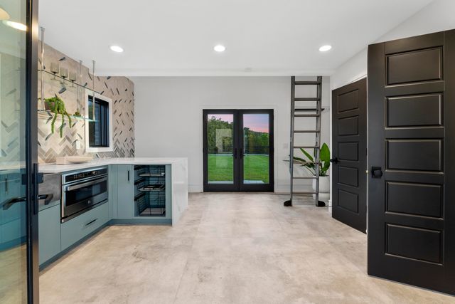 300 Ridgecrest Drive, Saddlebrooke, MO 65630