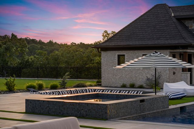 300 Ridgecrest Drive, Saddlebrooke, MO 65630