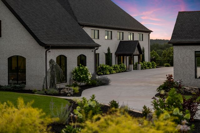 300 Ridgecrest Drive, Saddlebrooke, MO 65630