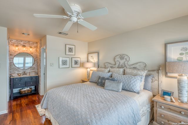 528 LIGHTHOUSE DR # 6, Horseshoe Bay, TX 78657