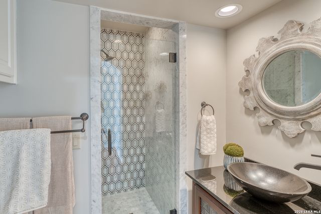 528 LIGHTHOUSE DR # 6, Horseshoe Bay, TX 78657