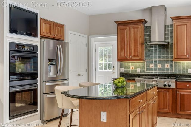 16223 Oak Forest Court, Northville Township, MI 48168
