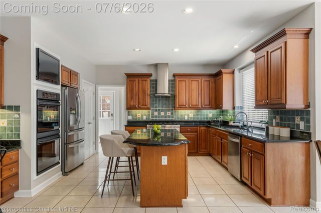 16223 Oak Forest Court, Northville Township, MI 48168