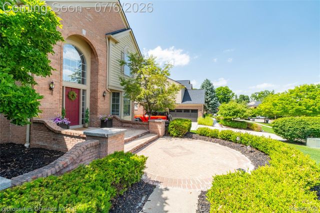 16223 Oak Forest Court, Northville Township, MI 48168