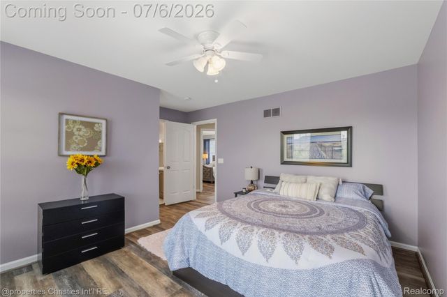 16223 Oak Forest Court, Northville Township, MI 48168