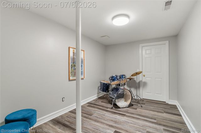 16223 Oak Forest Court, Northville Township, MI 48168