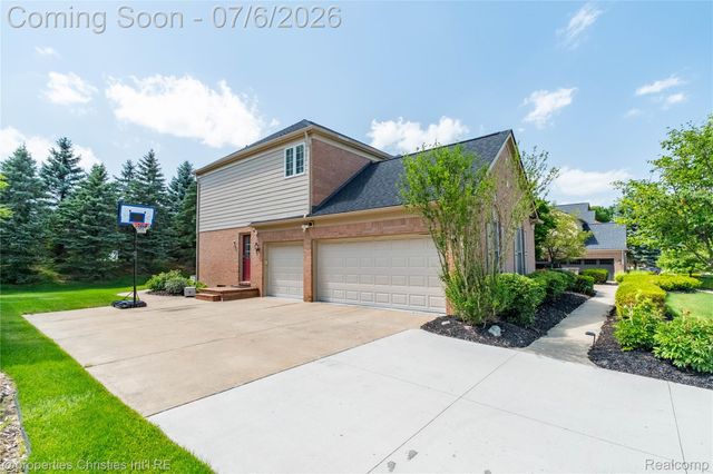 16223 Oak Forest Court, Northville Township, MI 48168