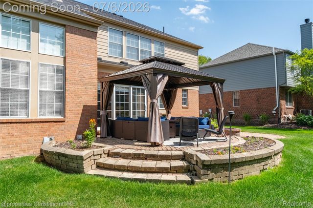 16223 Oak Forest Court, Northville Township, MI 48168