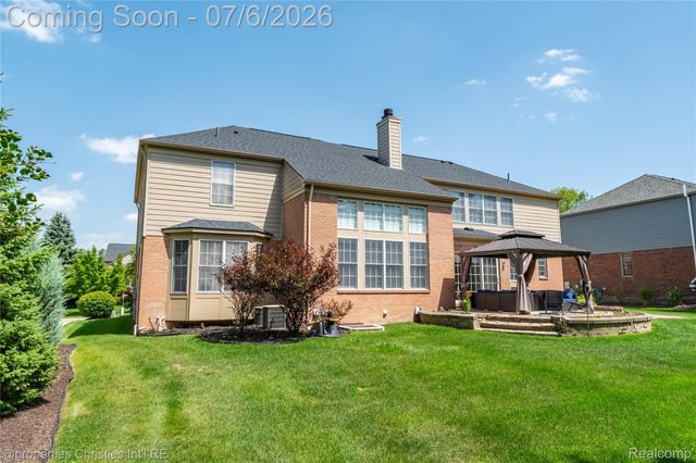 16223 Oak Forest Court, Northville Township, MI 48168
