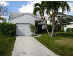 57 Peachtree Place, Boynton Beach, FL 33436
