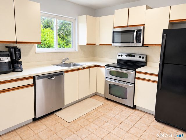 15 First Street 4, Stamford, CT 06905