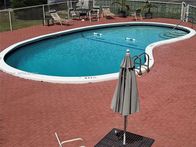 22 SE 3rd Ter 3, Dania Beach, FL 33004