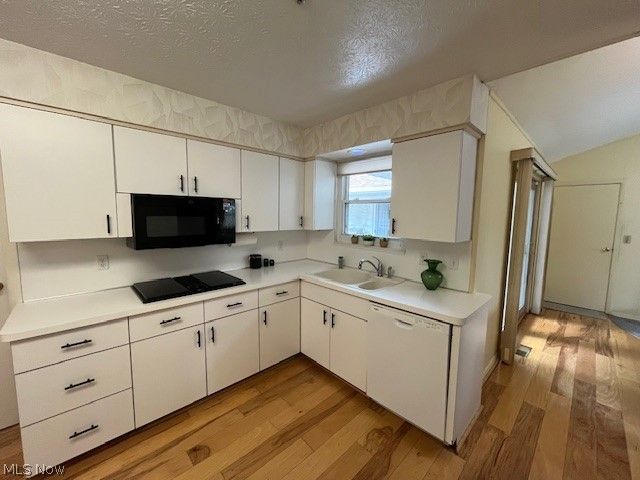 1992 Edenhall Drive, Lyndhurst, OH 44124