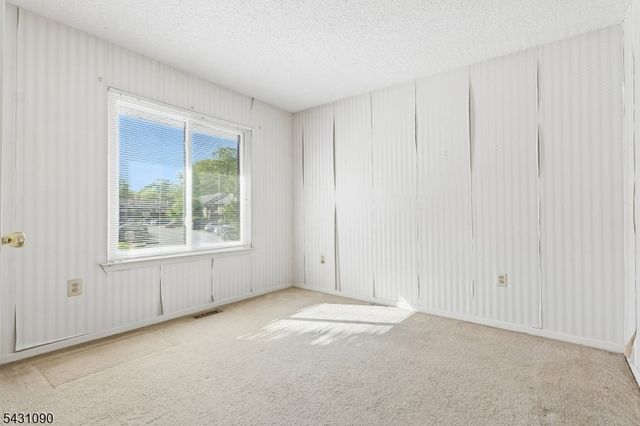 265 Hampshire Dr, Plainsboro Twp., NJ 08536