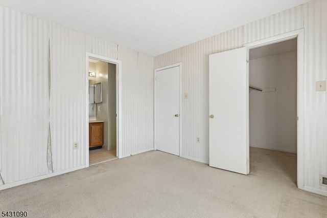 265 Hampshire Dr, Plainsboro Twp., NJ 08536