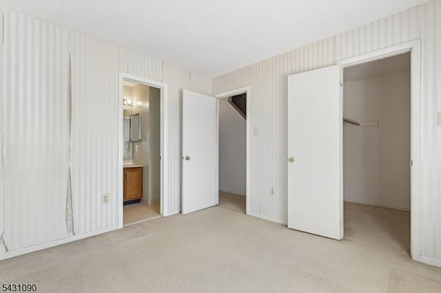 265 Hampshire Dr, Plainsboro Twp., NJ 08536