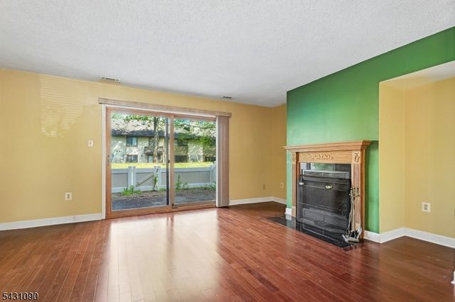 265 Hampshire Dr, Plainsboro Twp., NJ 08536