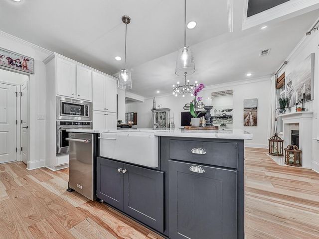 1008 Cooks Farm Way, Woodstock, GA 30189